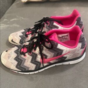 Nike Women’s Pink, Black & Gray Zigzag Training Sneakers